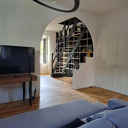 Le Sept Apartament